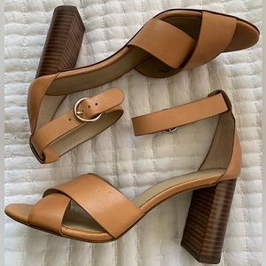 Ann Taylor (7.5) tan block 3.5” heels